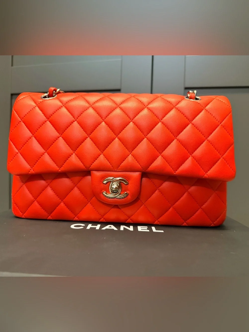 CHANEL double flap lambskin medium in pristine condition